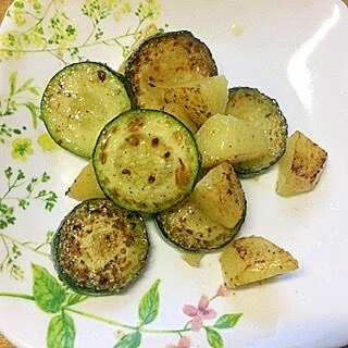 ズッキーニとポテト炒め